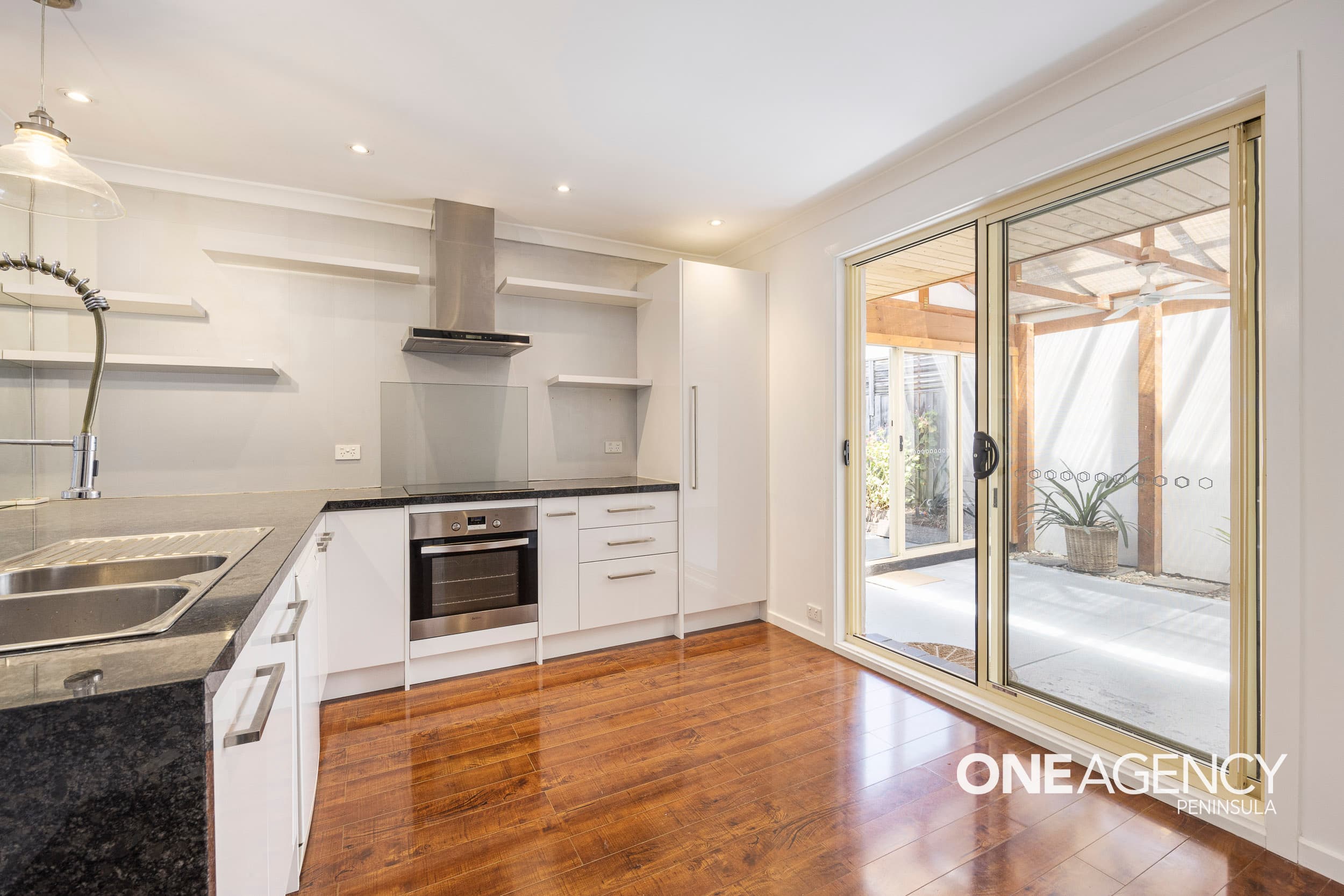 1/930 Nepean Highway, Mornington, Mornington - Thumbnail 2