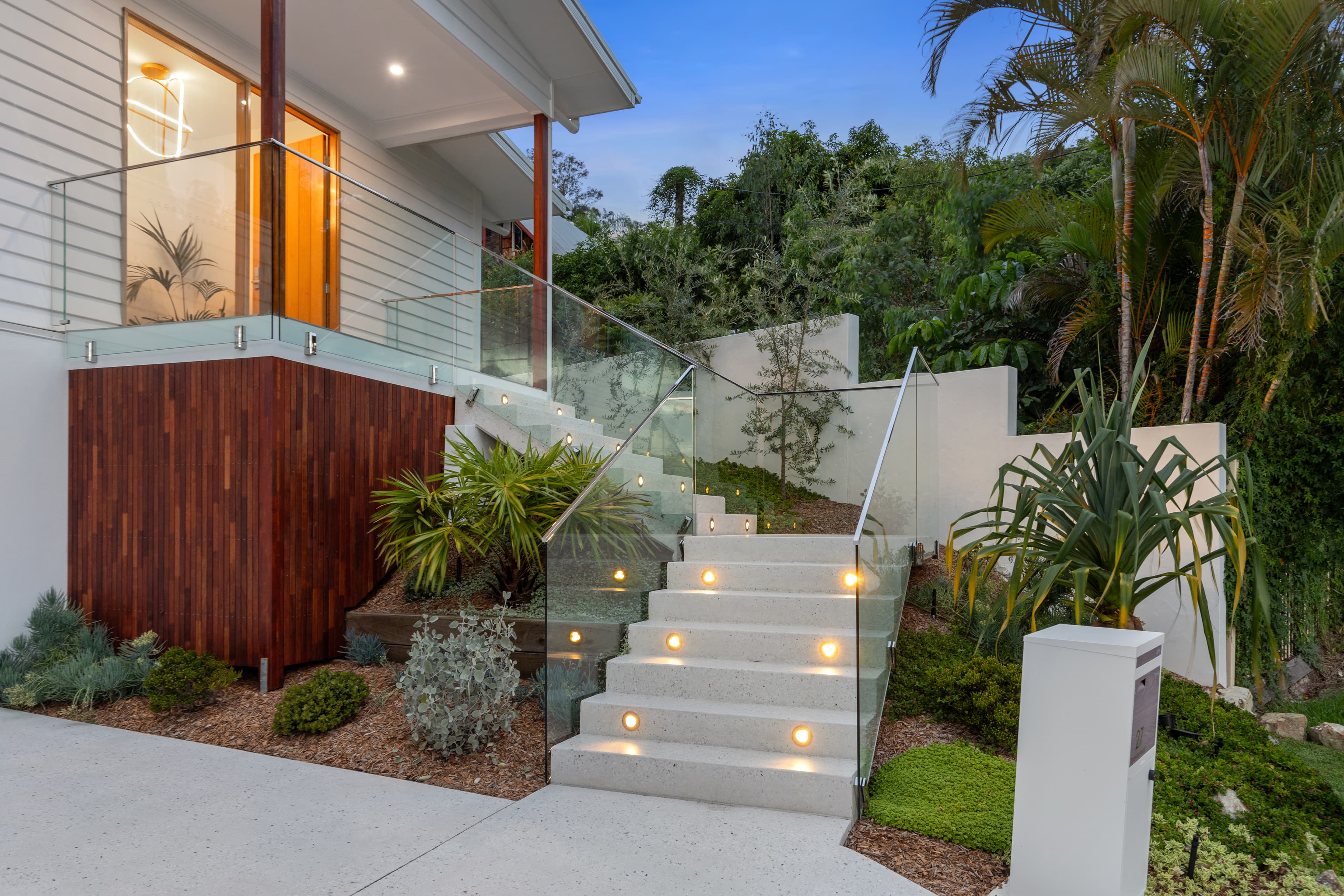 27 Timbertop Mead, Burleigh Heads, Burleigh Heads - Thumbnail 2