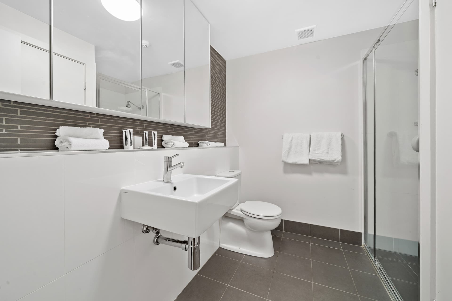 154/150 Anketell Street, Greenway, Greenway - Image 1