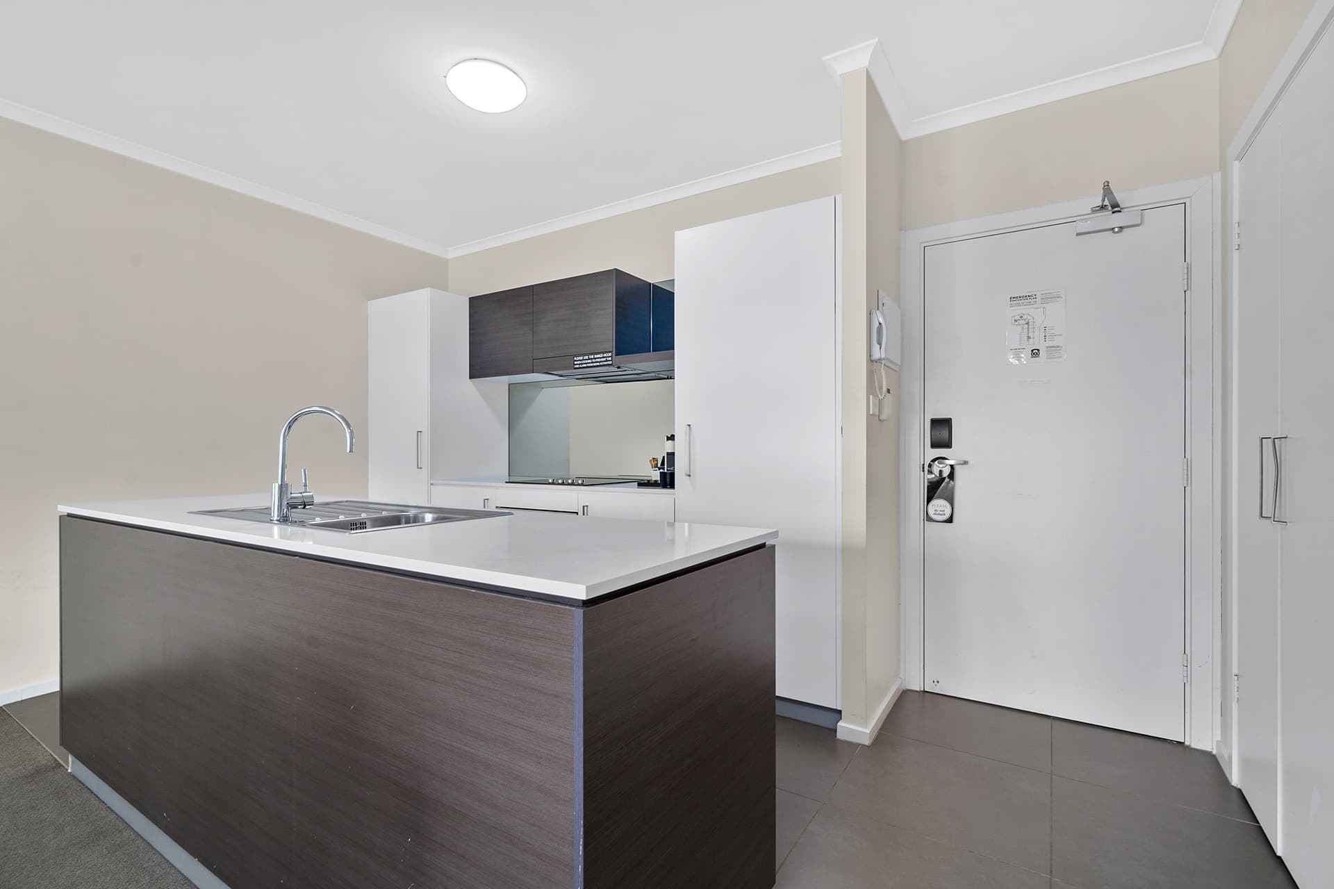 154/150 Anketell Street, Greenway, Greenway - Thumbnail 4