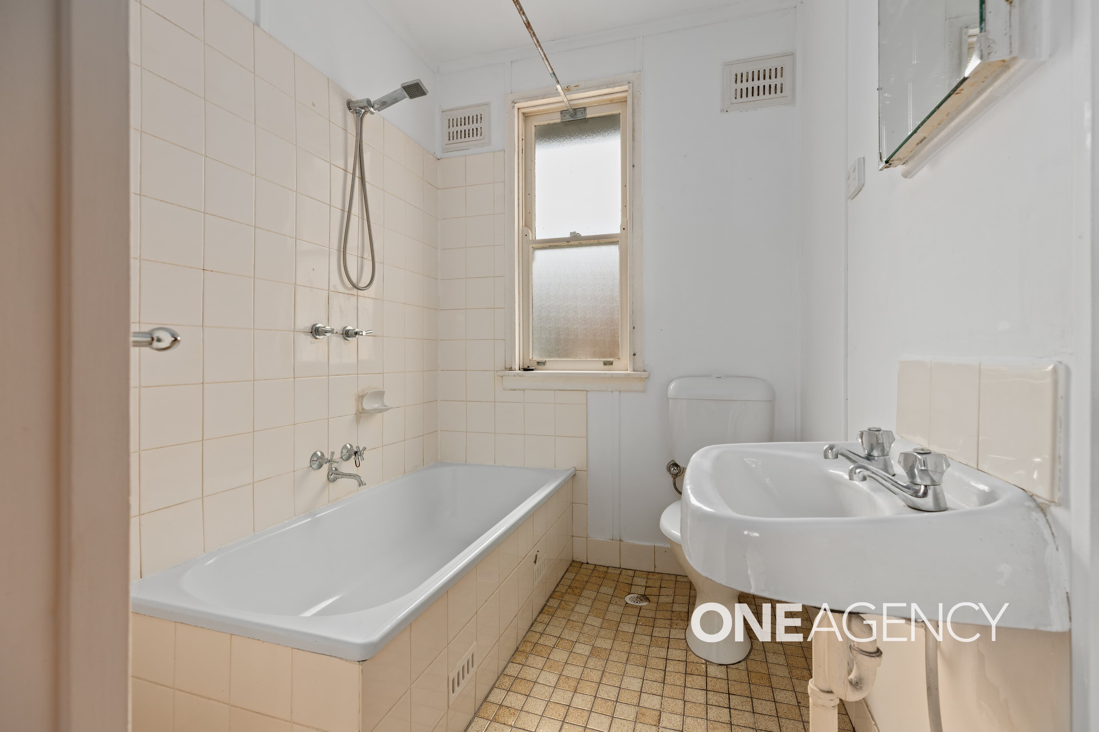 28 Seccombe Street, Nowra, Nowra - Thumbnail 3