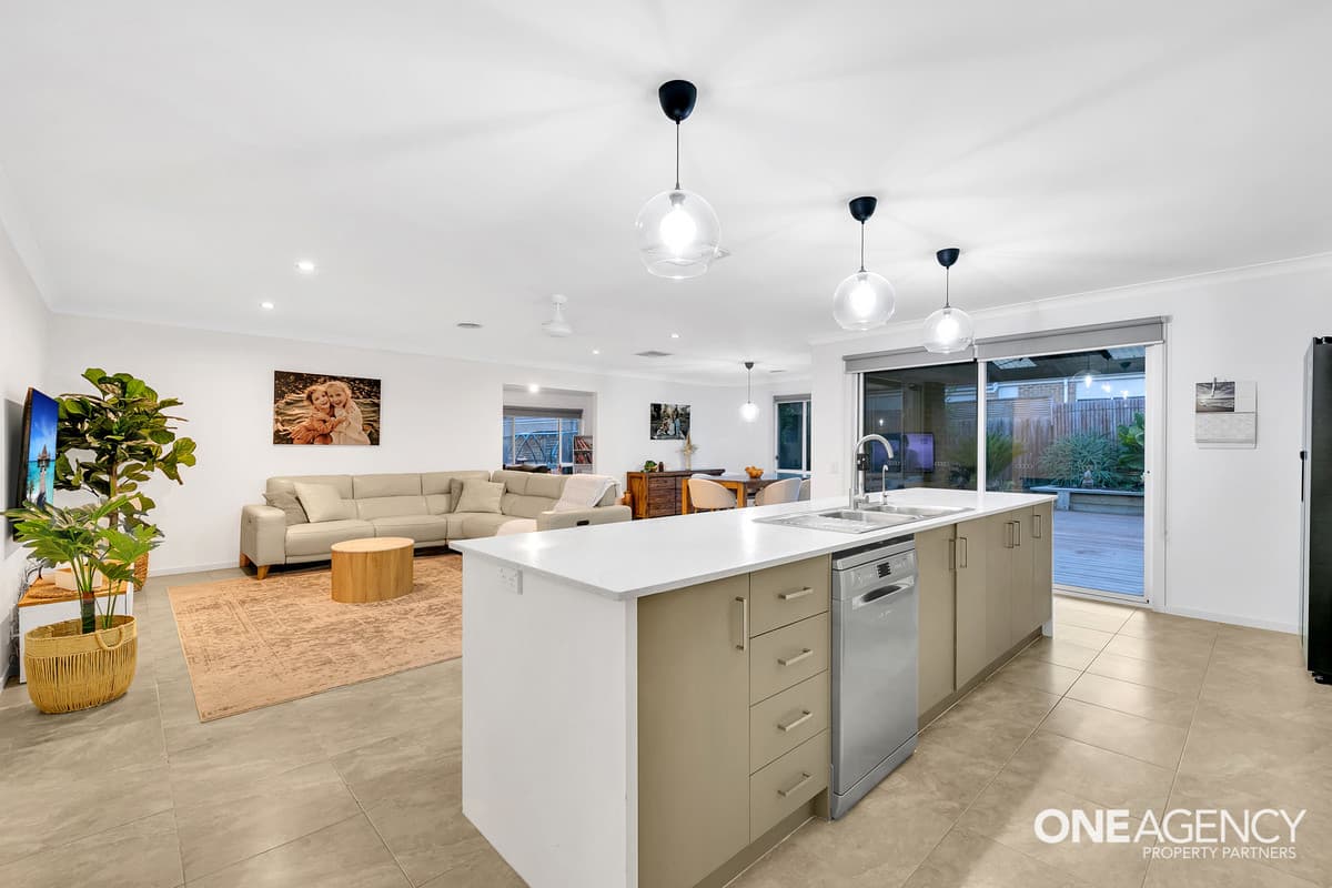 24 Runnymeade Lane, Brookfield, Brookfield - Thumbnail 8