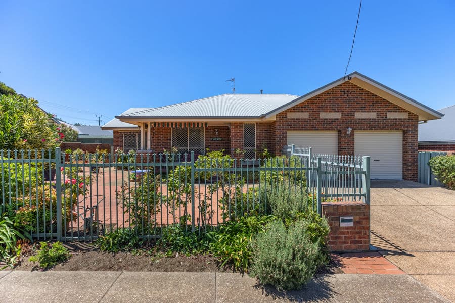1A THE Boulevarde, Kooringal, Kooringal - Image 1