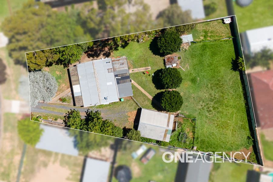 19 COCHRANE Street, Kooringal, Kooringal - Thumbnail 2