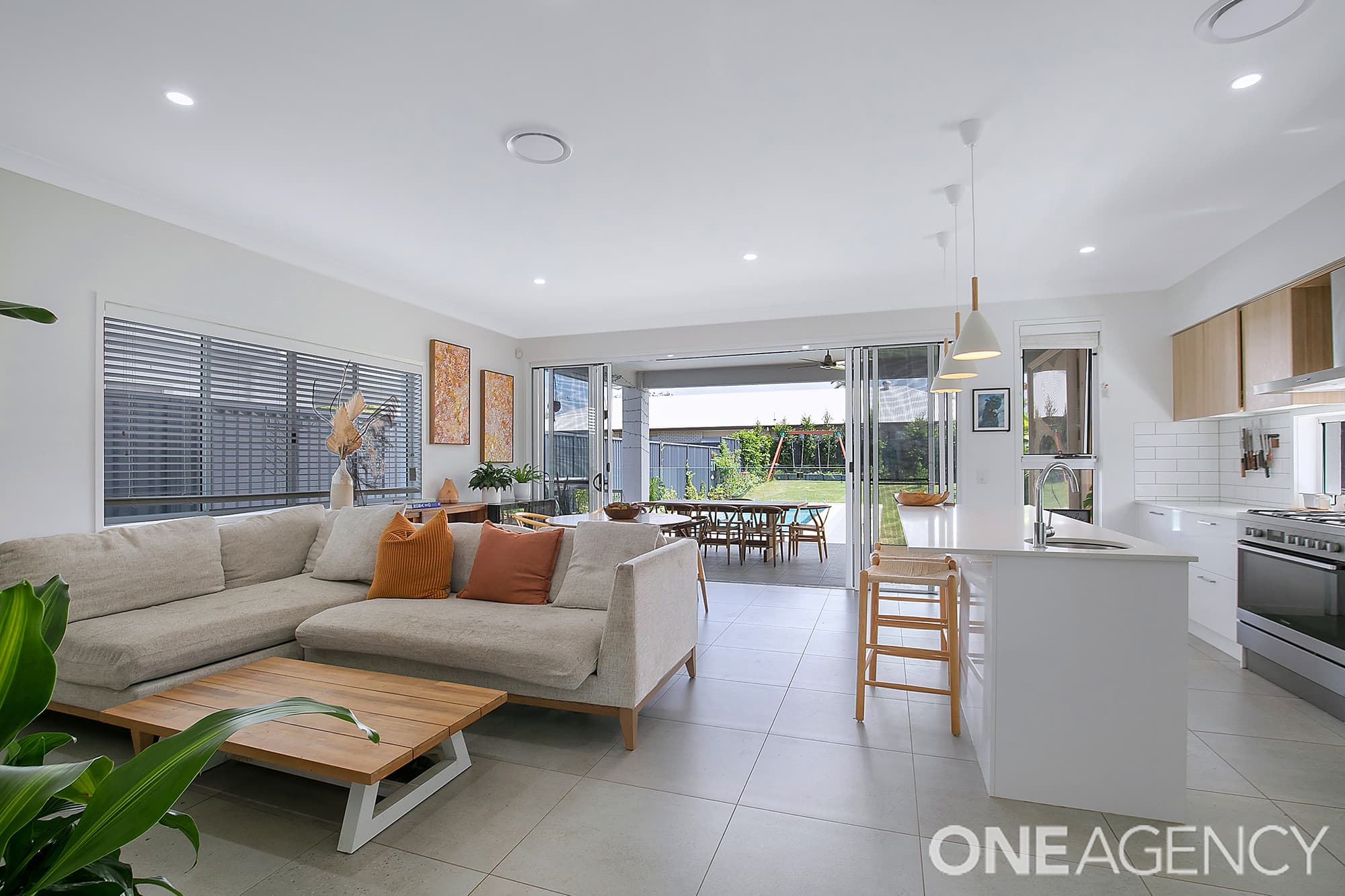 585 Oxley Avenue, Scarborough, Scarborough - Thumbnail 2
