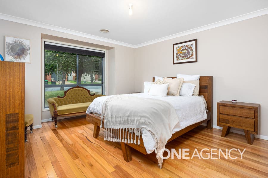 8 WALLA Place, Glenfield Park, Glenfield Park - Thumbnail 6
