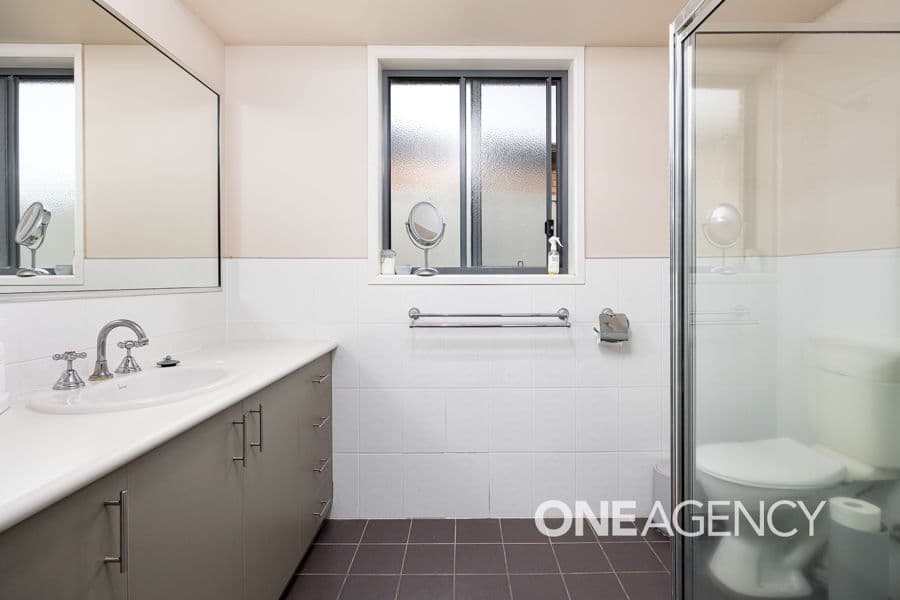 8 WALLA Place, Glenfield Park, Glenfield Park - Thumbnail 7
