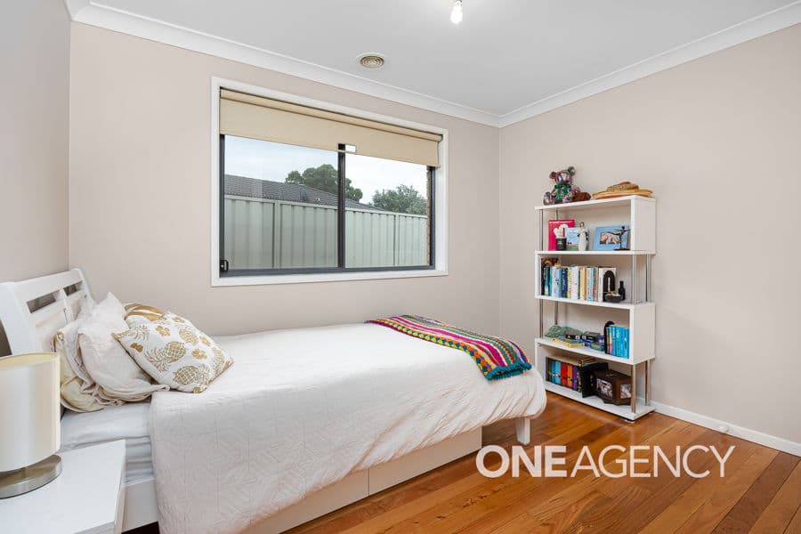 8 WALLA Place, Glenfield Park, Glenfield Park - Thumbnail 8