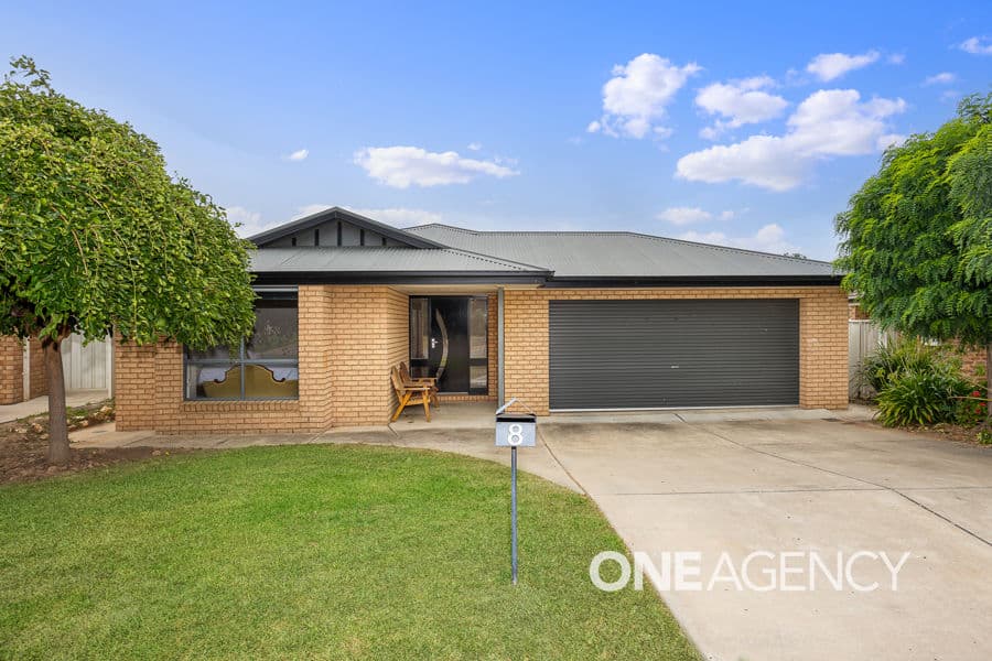 8 WALLA Place, Glenfield Park, Glenfield Park - Image 1