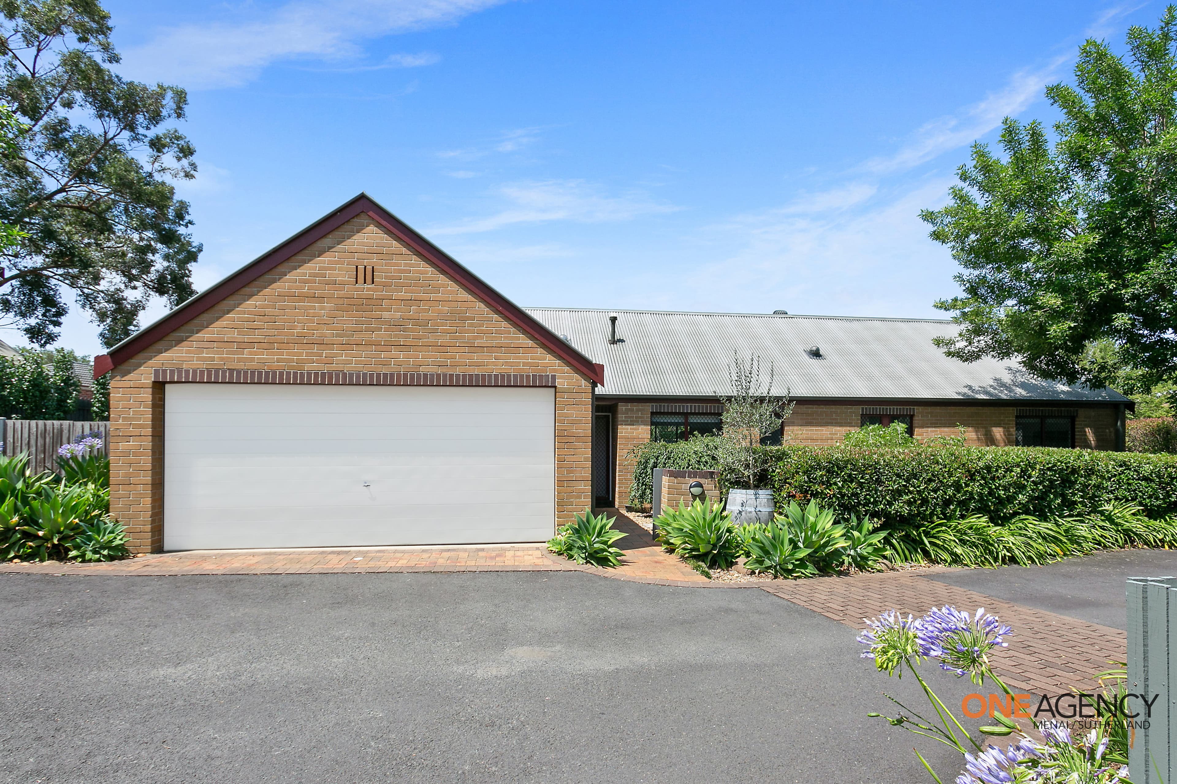 11/14 Provost Mews, Holsworthy, Holsworthy - Image 1