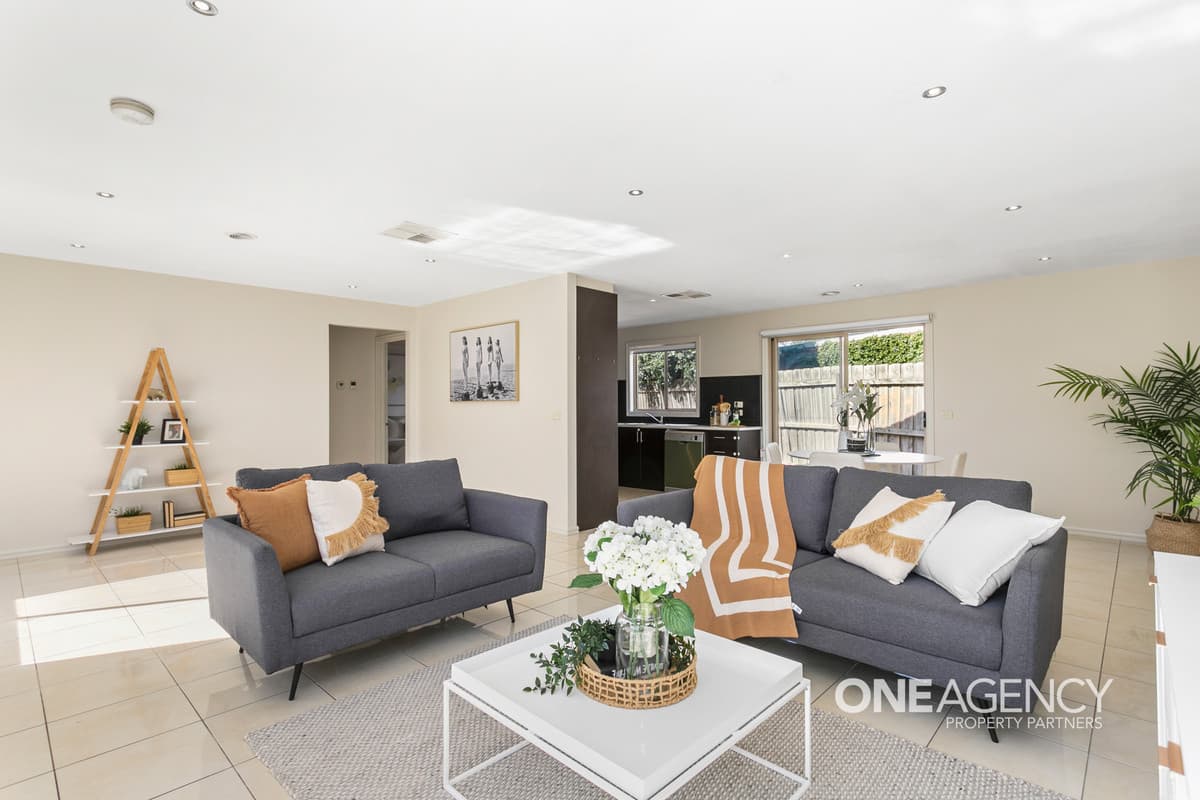 2/1 Chelmsford Place, Seabrook, Seabrook - Image 1