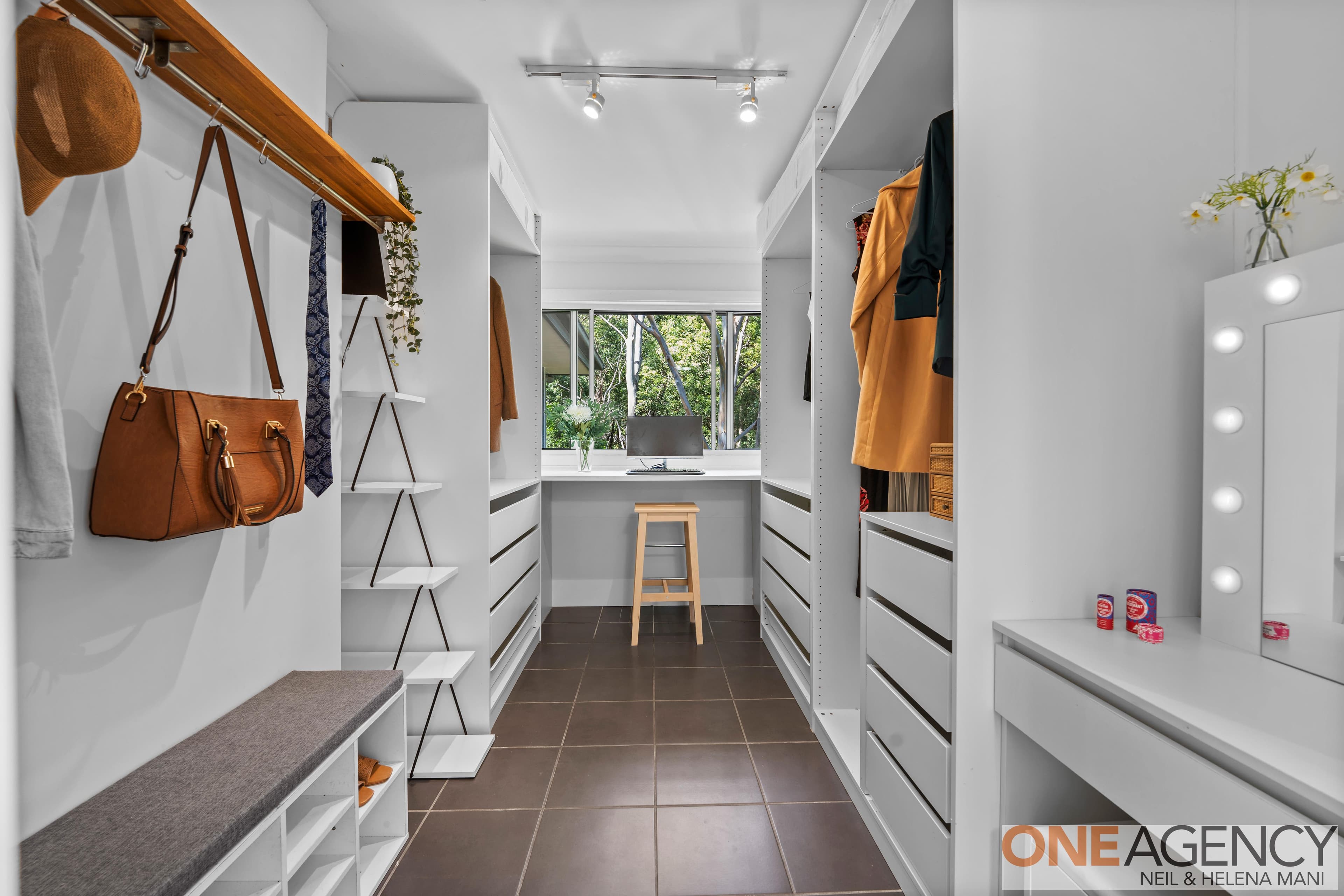 16 Oakglen Road, North Gosford, North Gosford - Thumbnail 8