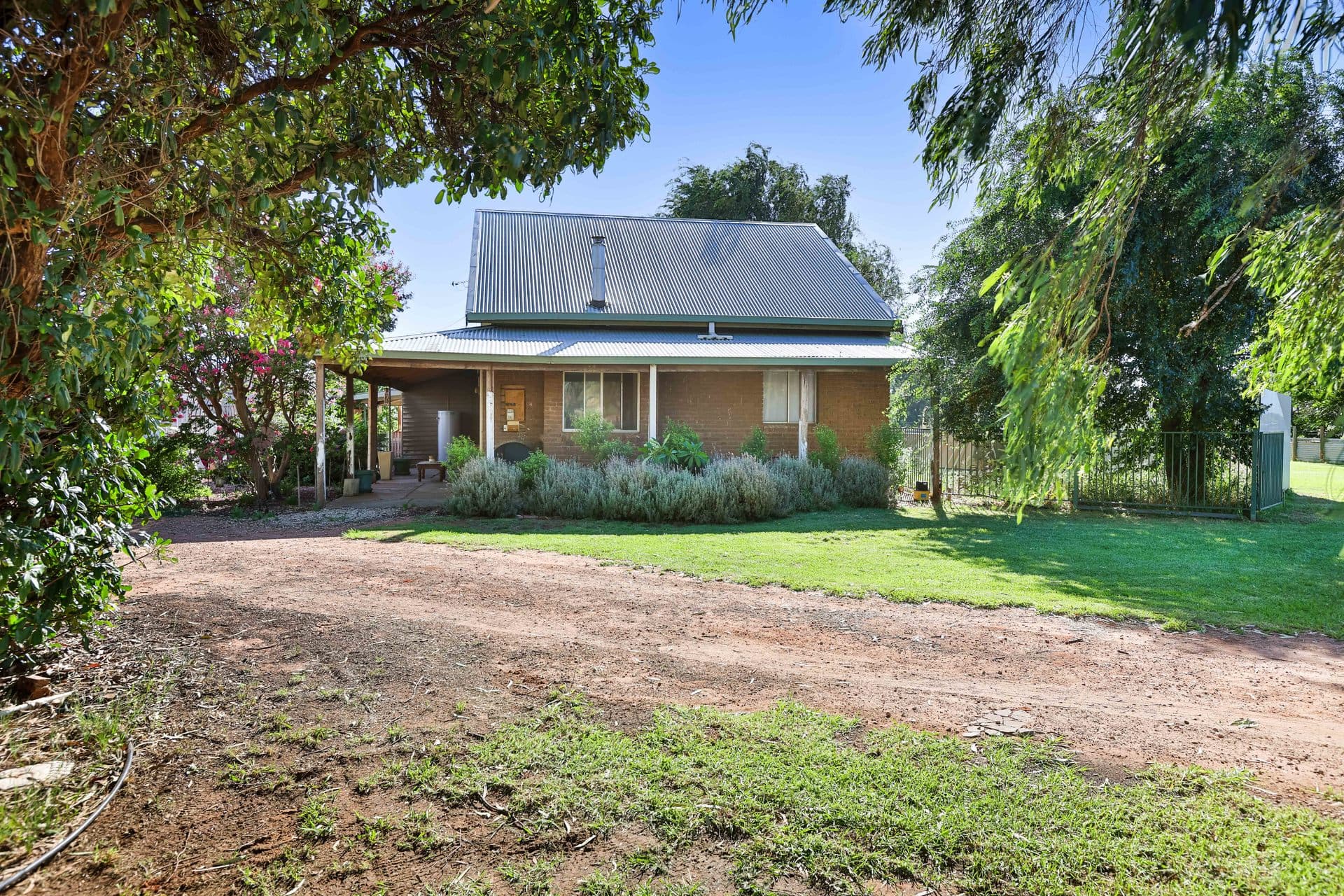 196 Mena Road, Birdwoodton, Birdwoodton - Image 1