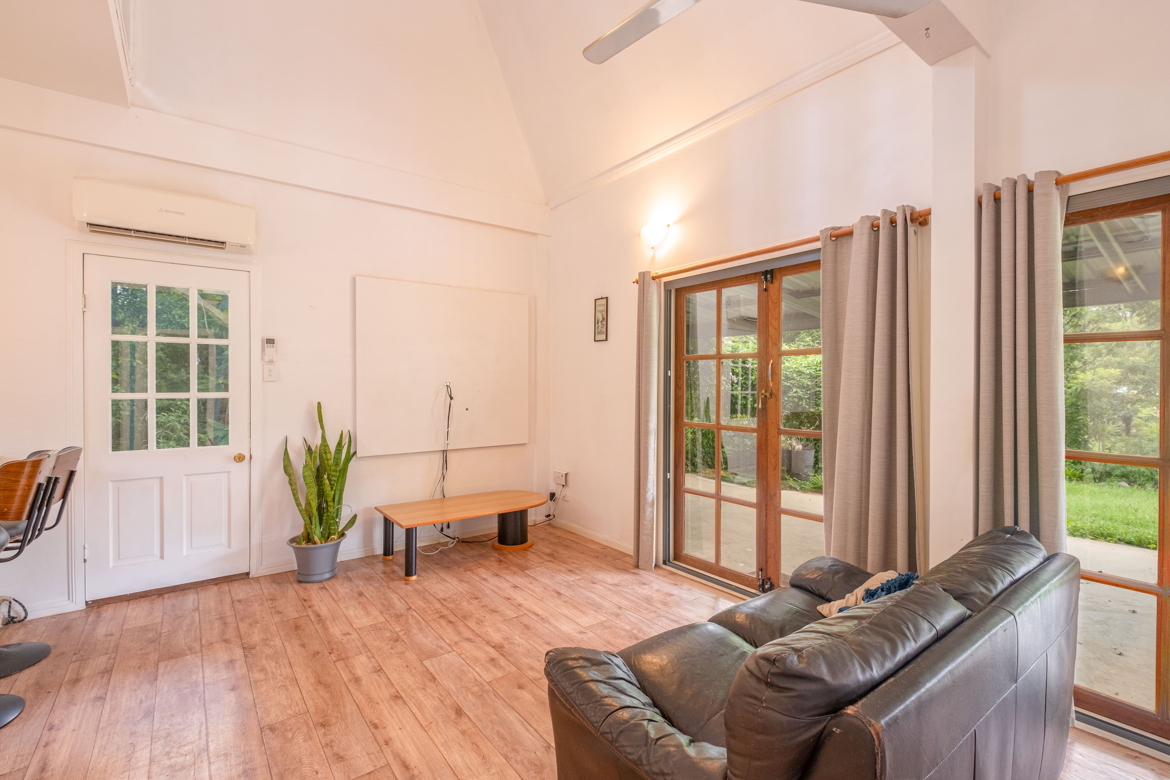 1 Gaunt Road, Glenwood, Glenwood - Thumbnail 3