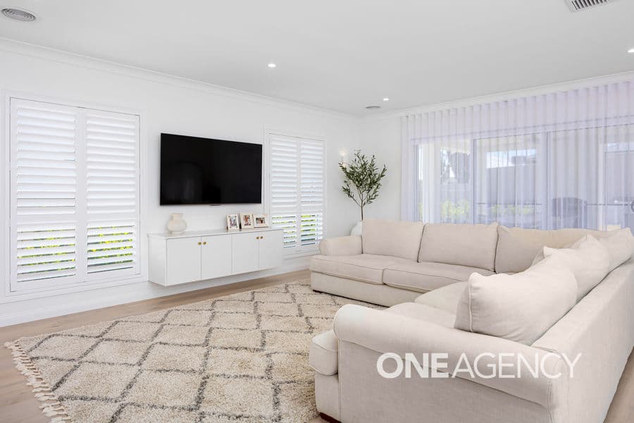 15 BENNELONG Crescent, Lloyd, Lloyd - Thumbnail 5