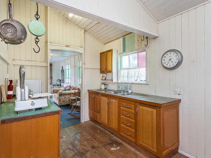 113 Oxley Avenue, Woody Point, Woody Point - Thumbnail 6