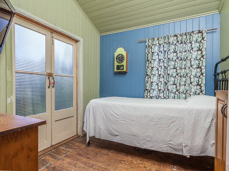 113 Oxley Avenue, Woody Point, Woody Point - Thumbnail 3