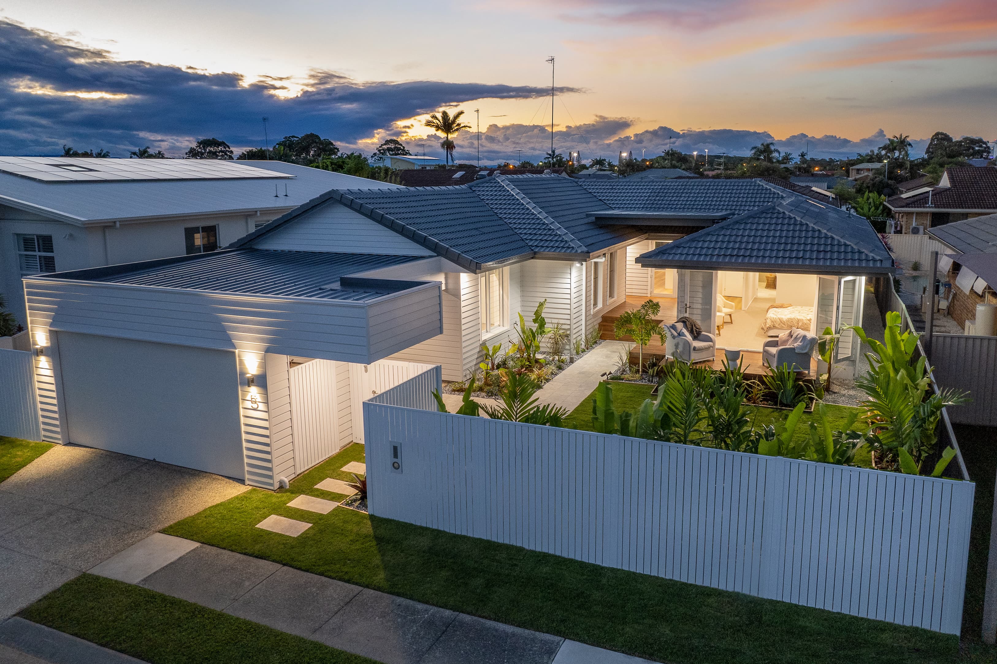5 Auk Avenue, Burleigh Waters, Burleigh Waters - Image 1