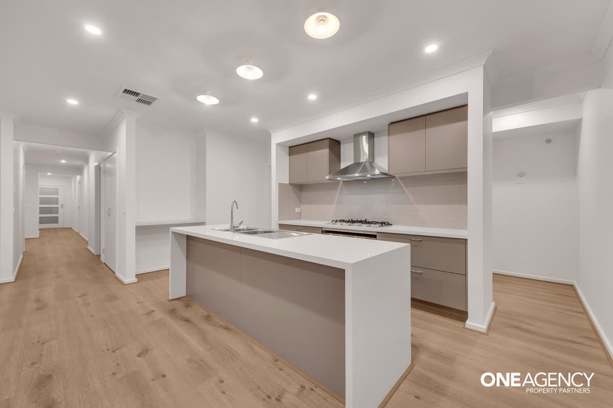 67 Waterfern Street, Fraser Rise, Fraser Rise - Thumbnail 6