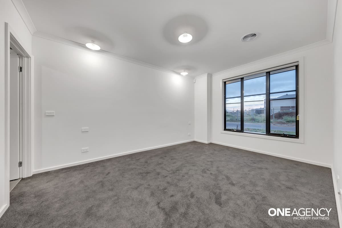 67 Waterfern Street, Fraser Rise, Fraser Rise - Thumbnail 8