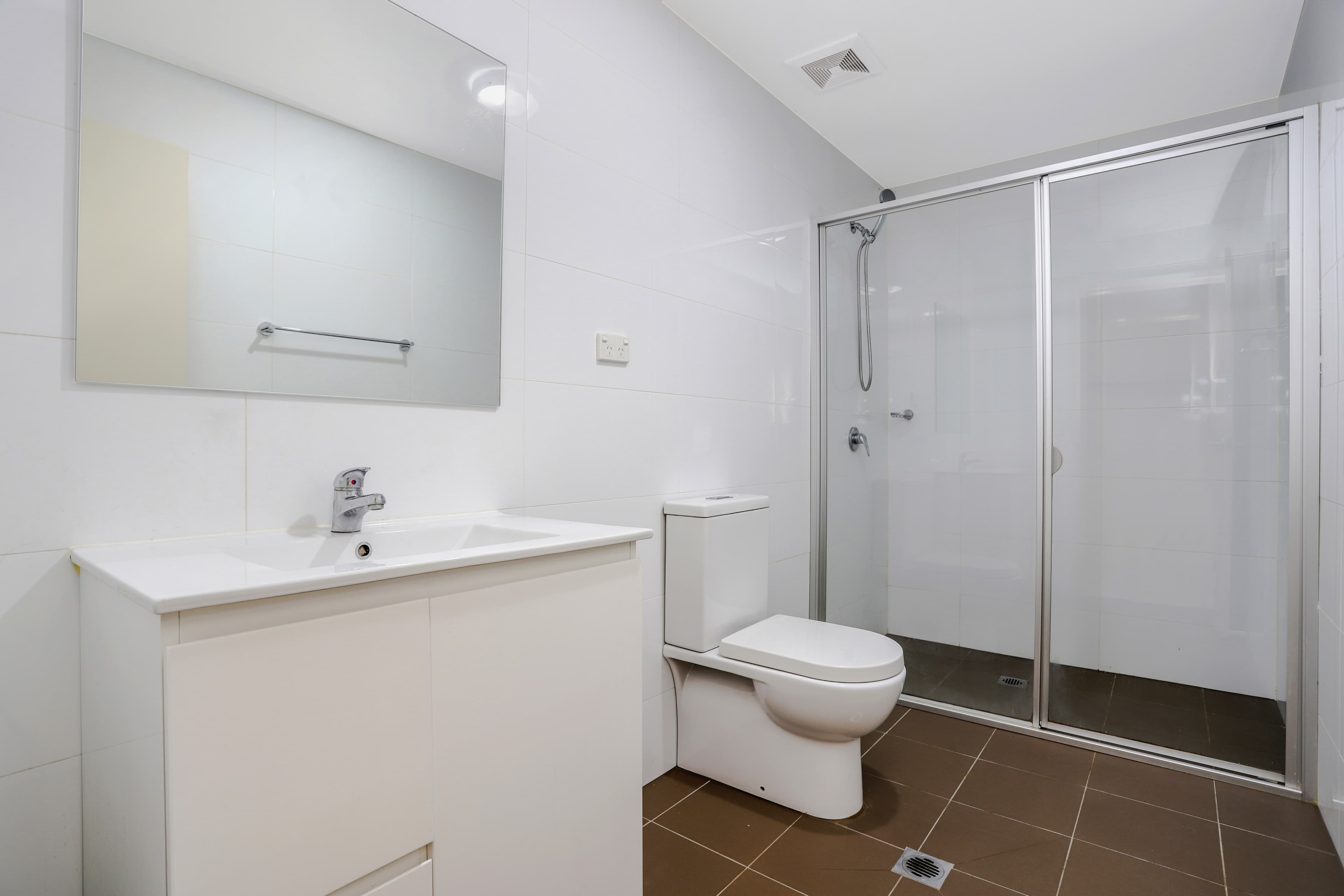 9/2 Glenmore Ridge Drive, Glenmore Park, Glenmore Park - Thumbnail 3