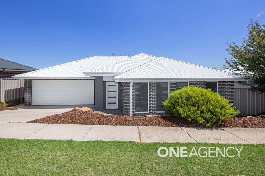 134 BROOKLYN Drive, Bourkelands, Bourkelands - Image 1