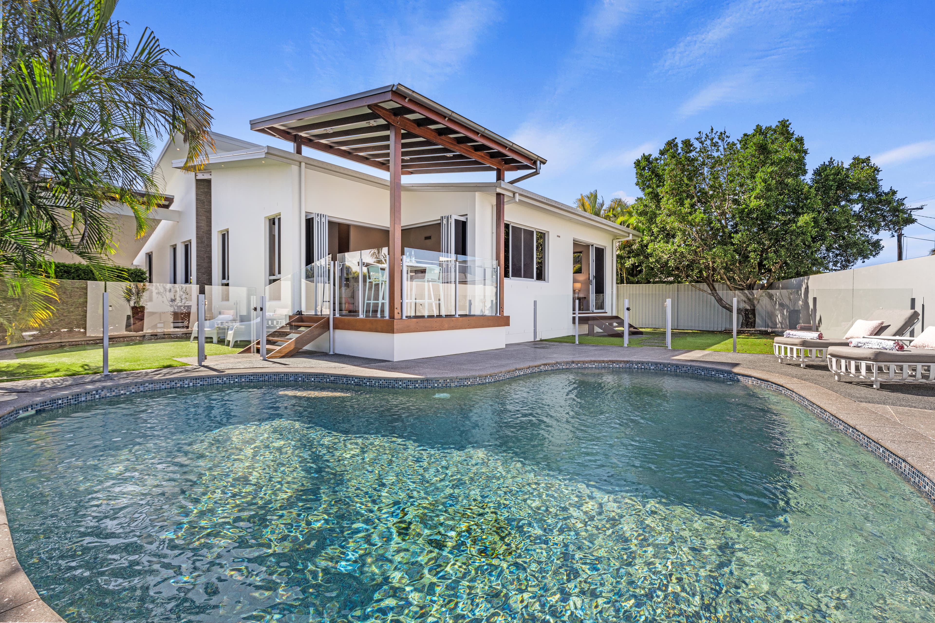 2 Maitland Street, Burleigh Waters, Burleigh Waters - Thumbnail 3