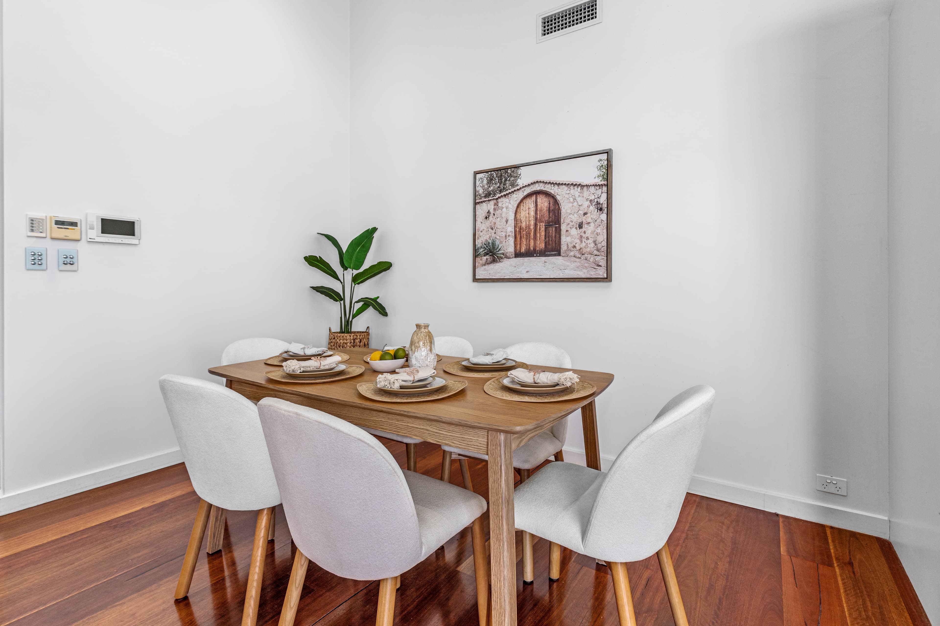 2 Maitland Street, Burleigh Waters, Burleigh Waters - Thumbnail 7