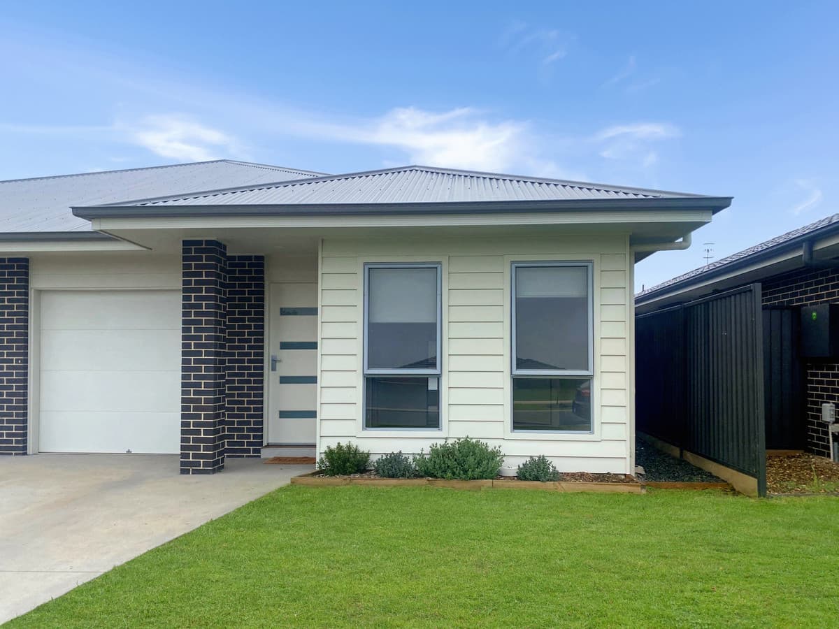 2/27 Roebuck Street, Goulburn, Goulburn - Image 1