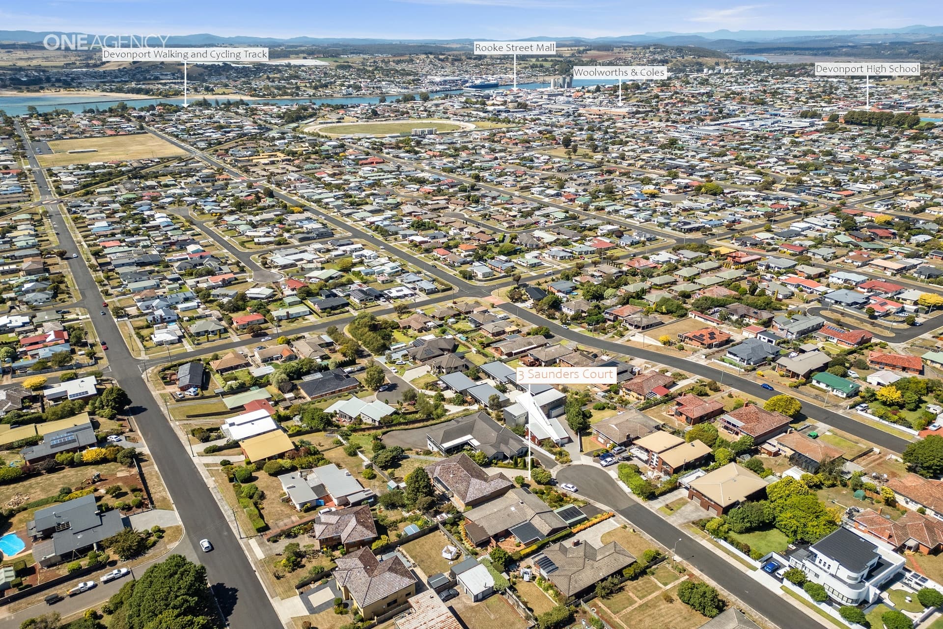 3 Saunders Court, Devonport, Devonport - Thumbnail 2
