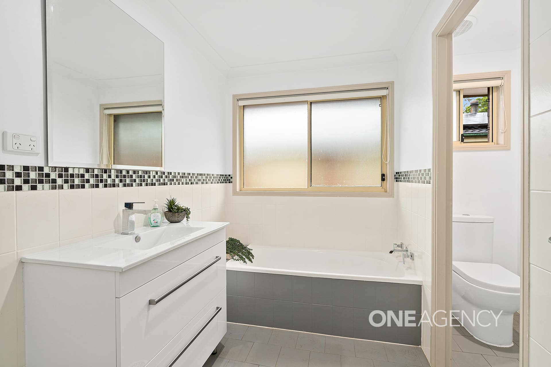 125 Jasmine Drive, Bomaderry, Bomaderry - Thumbnail 4