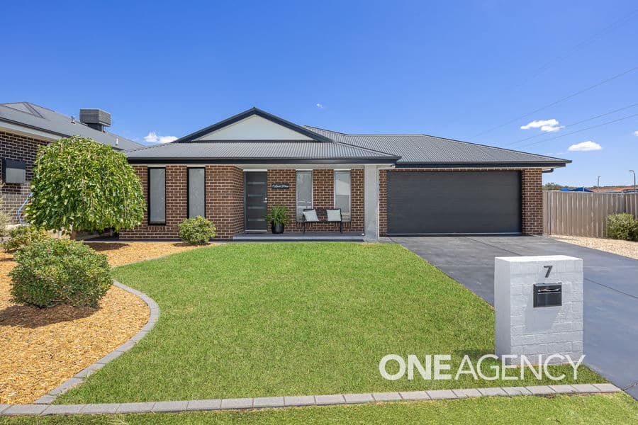 7 LOVELL Place, Lloyd, Lloyd - Image 1