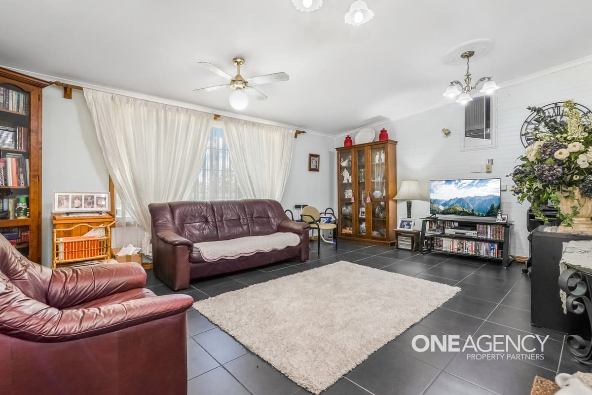 62 Oak Street, Seymour, Seymour - Thumbnail 5
