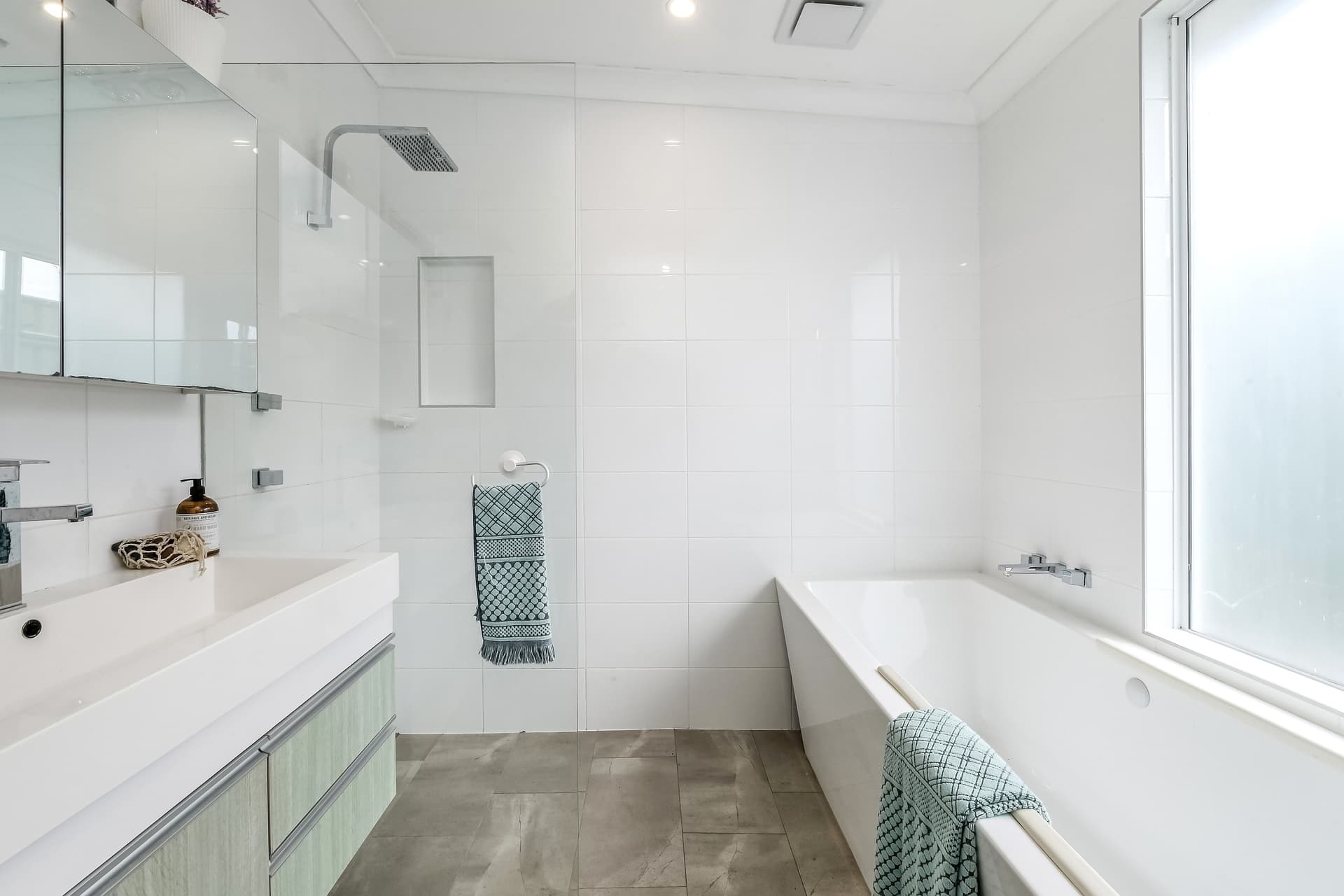 27 Inkerman Avenue, Blackwall, Blackwall - Thumbnail 5