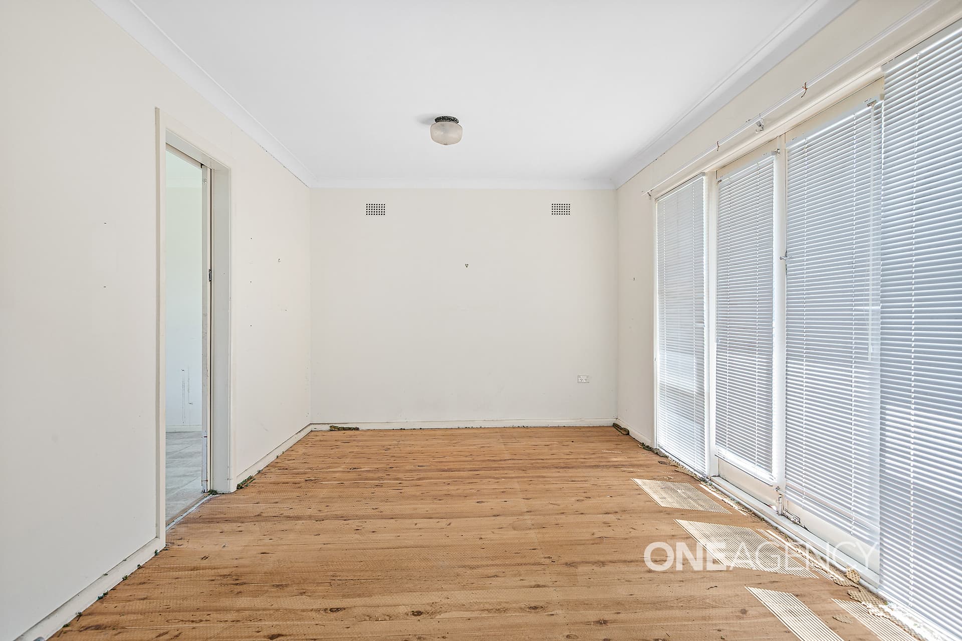 161 Northcliffe Drive, Lake Heights, Lake Heights - Thumbnail 3