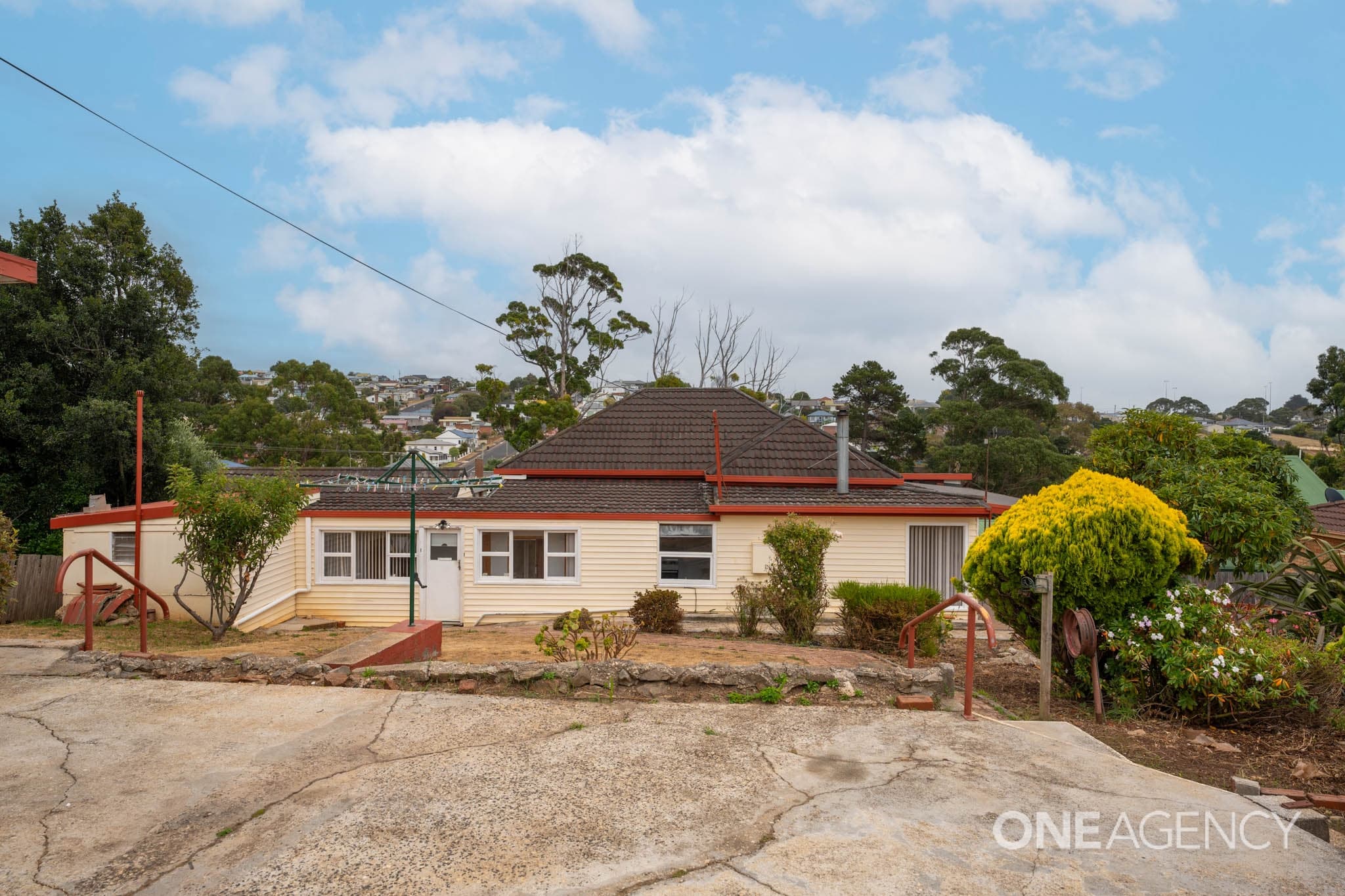 4 Deacon Street, Upper Burnie, Upper Burnie - Thumbnail 3