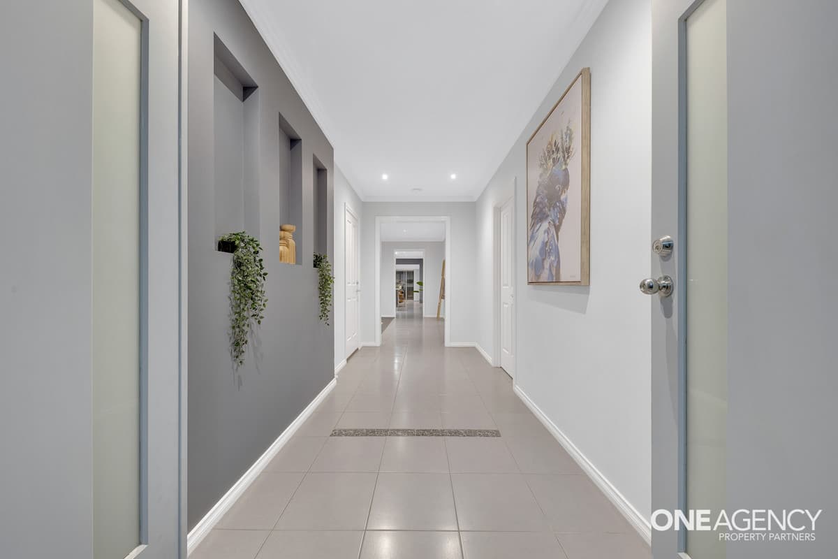 12 Howard Street, Altona Meadows, Altona Meadows - Thumbnail 2