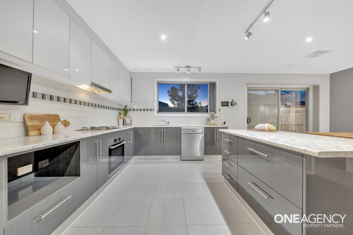 12 Howard Street, Altona Meadows, Altona Meadows - Thumbnail 4