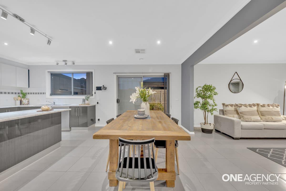 12 Howard Street, Altona Meadows, Altona Meadows - Thumbnail 7