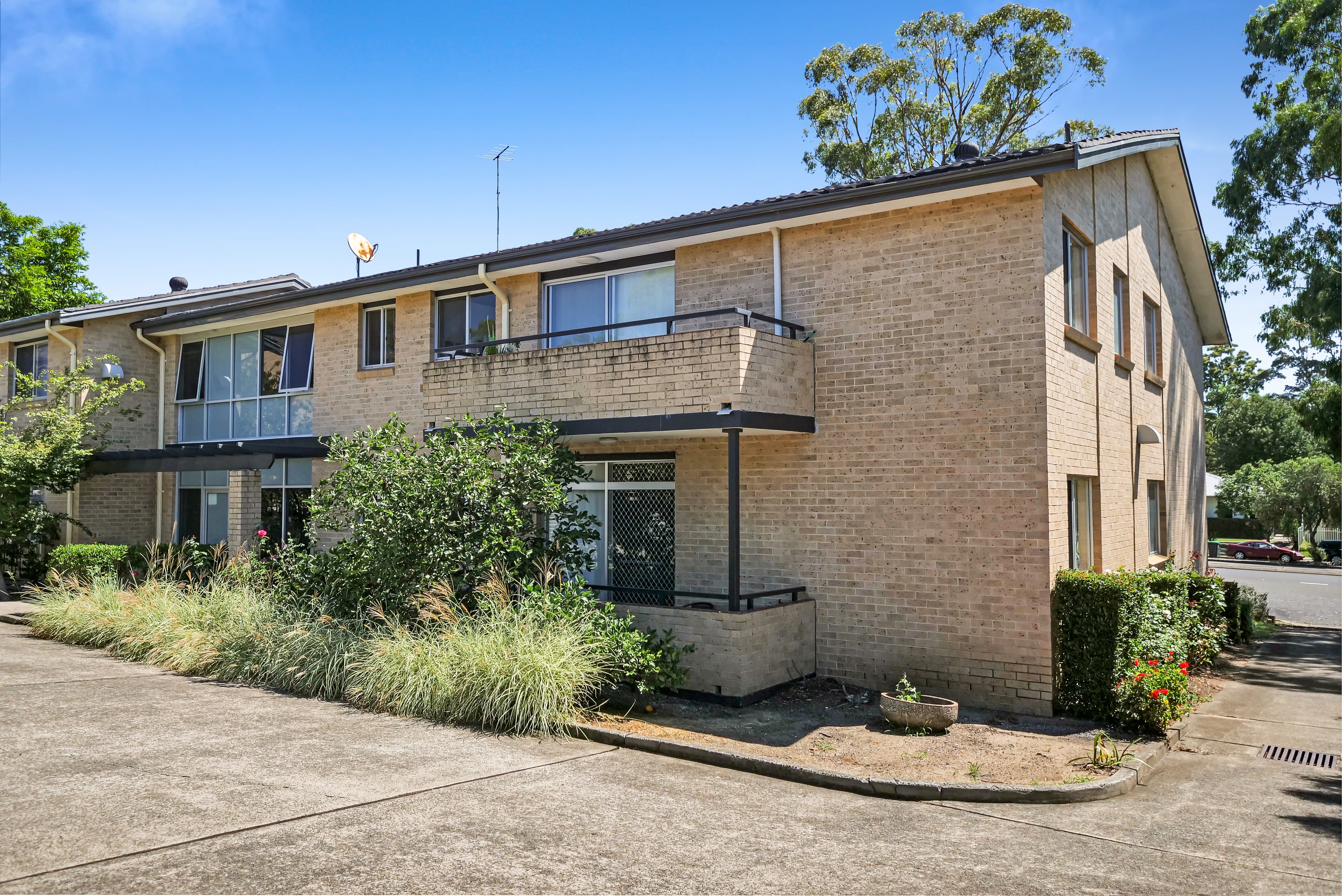 19/273 Junction Road, Ruse, Ruse - Image 1