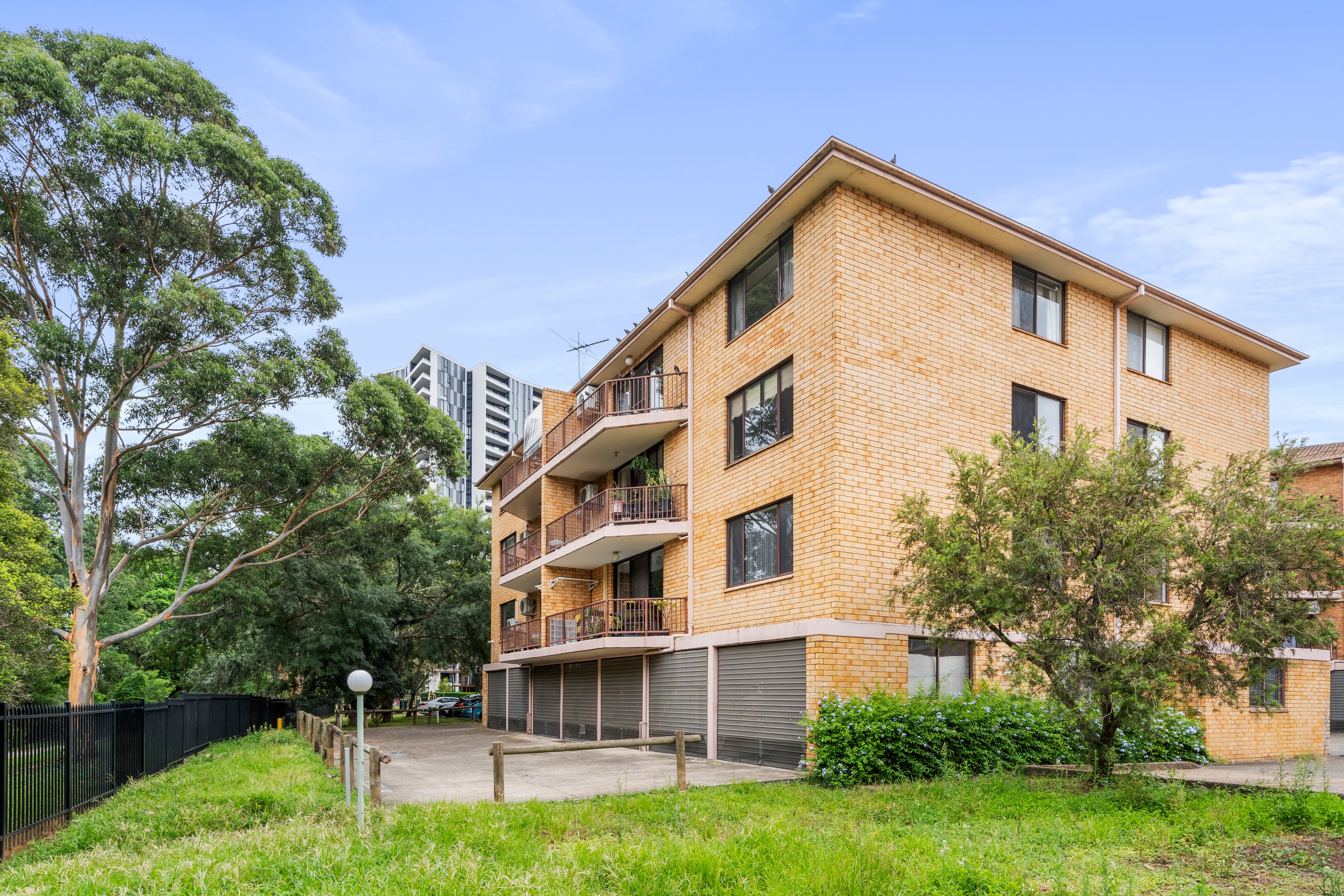 60/1 Riverpark Drive, Liverpool, Liverpool - Thumbnail 2