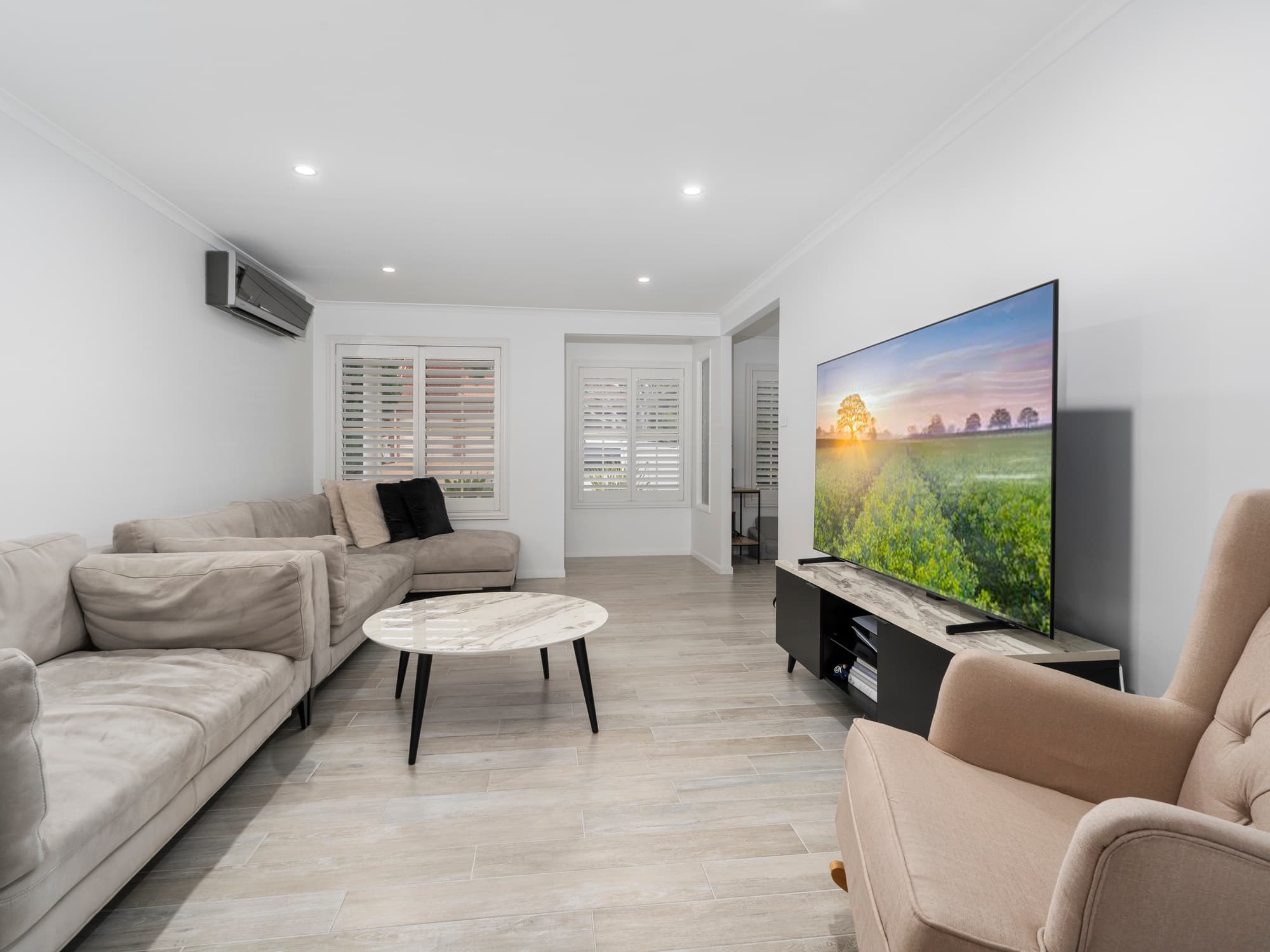 10 Gilmore Road, Casula, Casula - Thumbnail 3