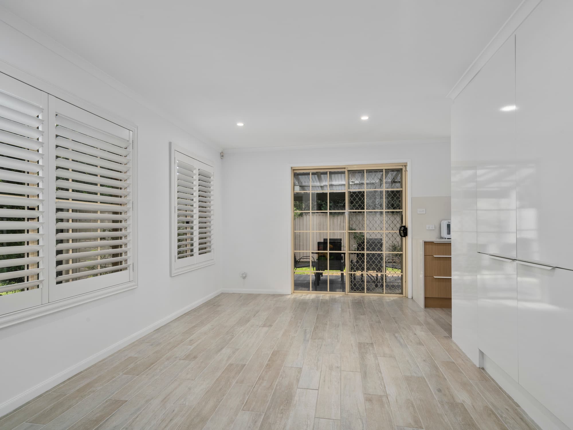 10 Gilmore Road, Casula, Casula - Thumbnail 4