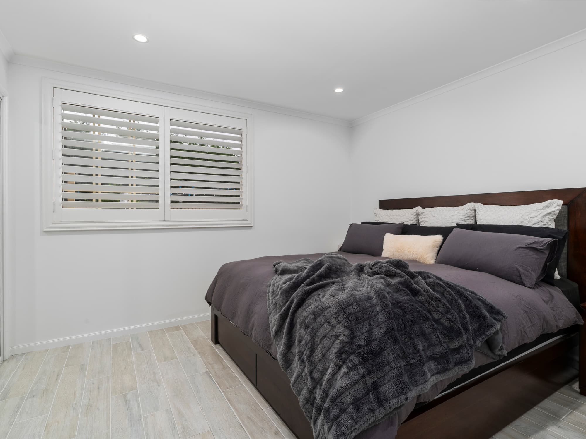 10 Gilmore Road, Casula, Casula - Thumbnail 6