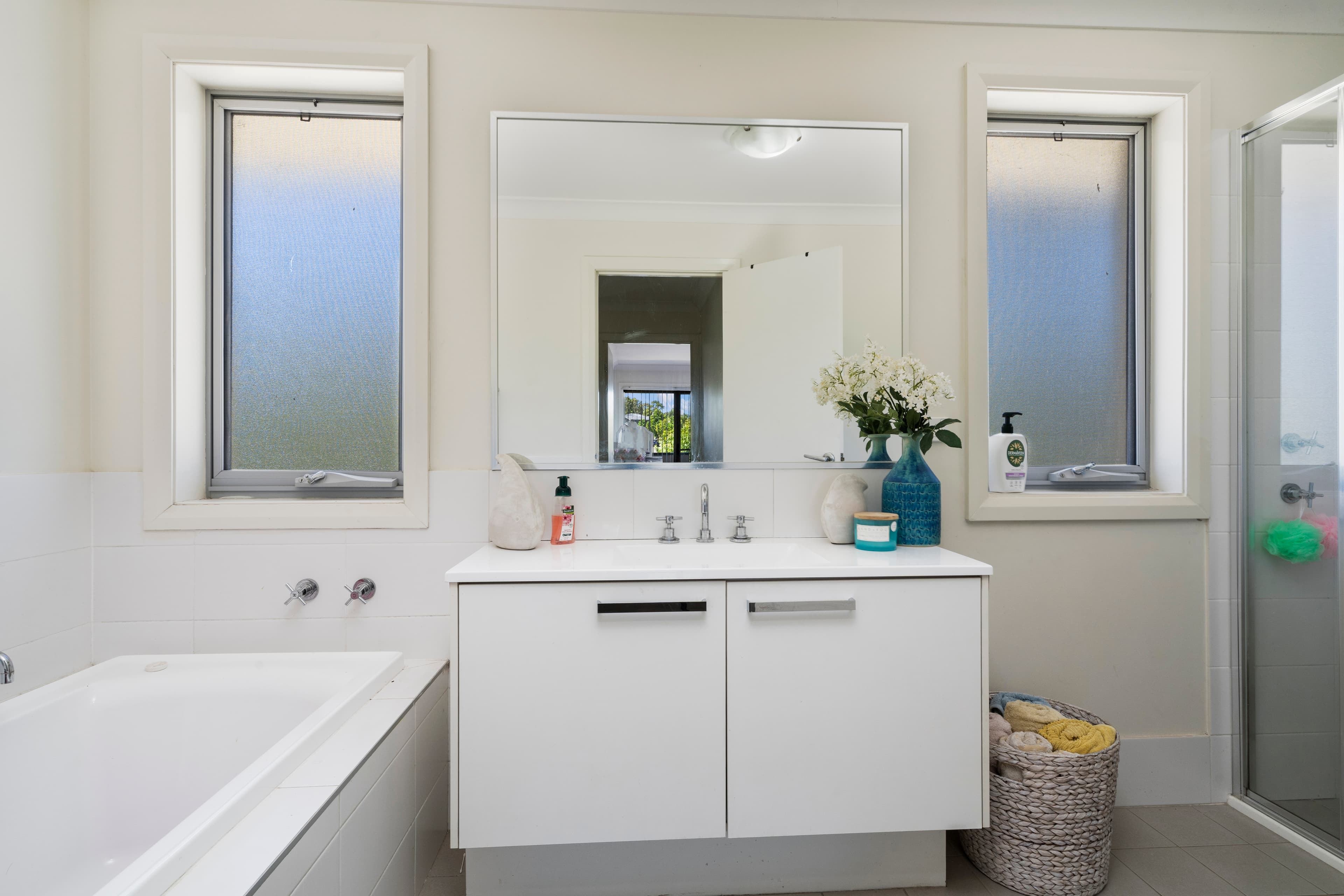 133 Hemsworth Avenue, Middleton Grange, Middleton Grange - Thumbnail 4