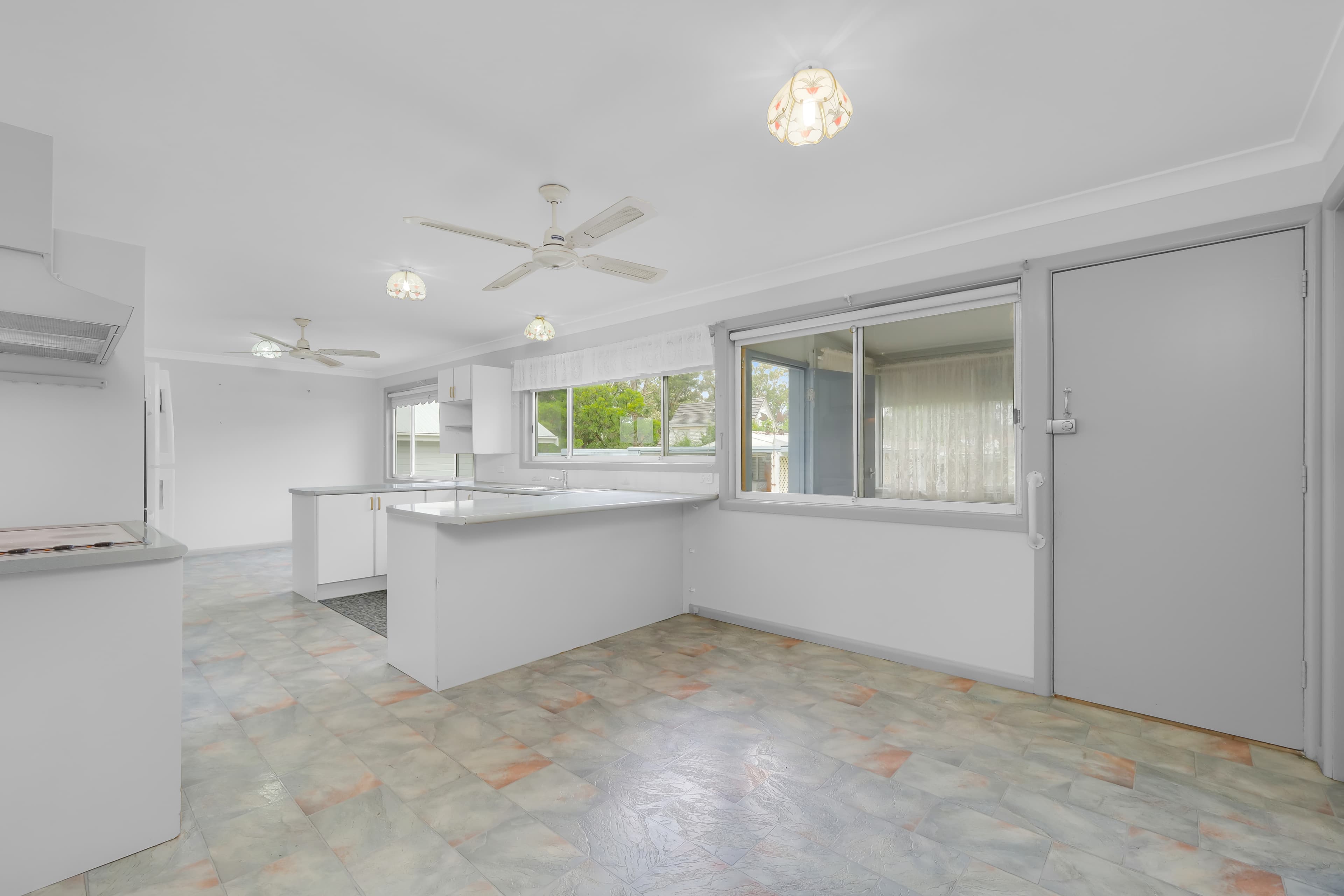 30 Raymond Avenue, Campbelltown, Campbelltown - Thumbnail 5