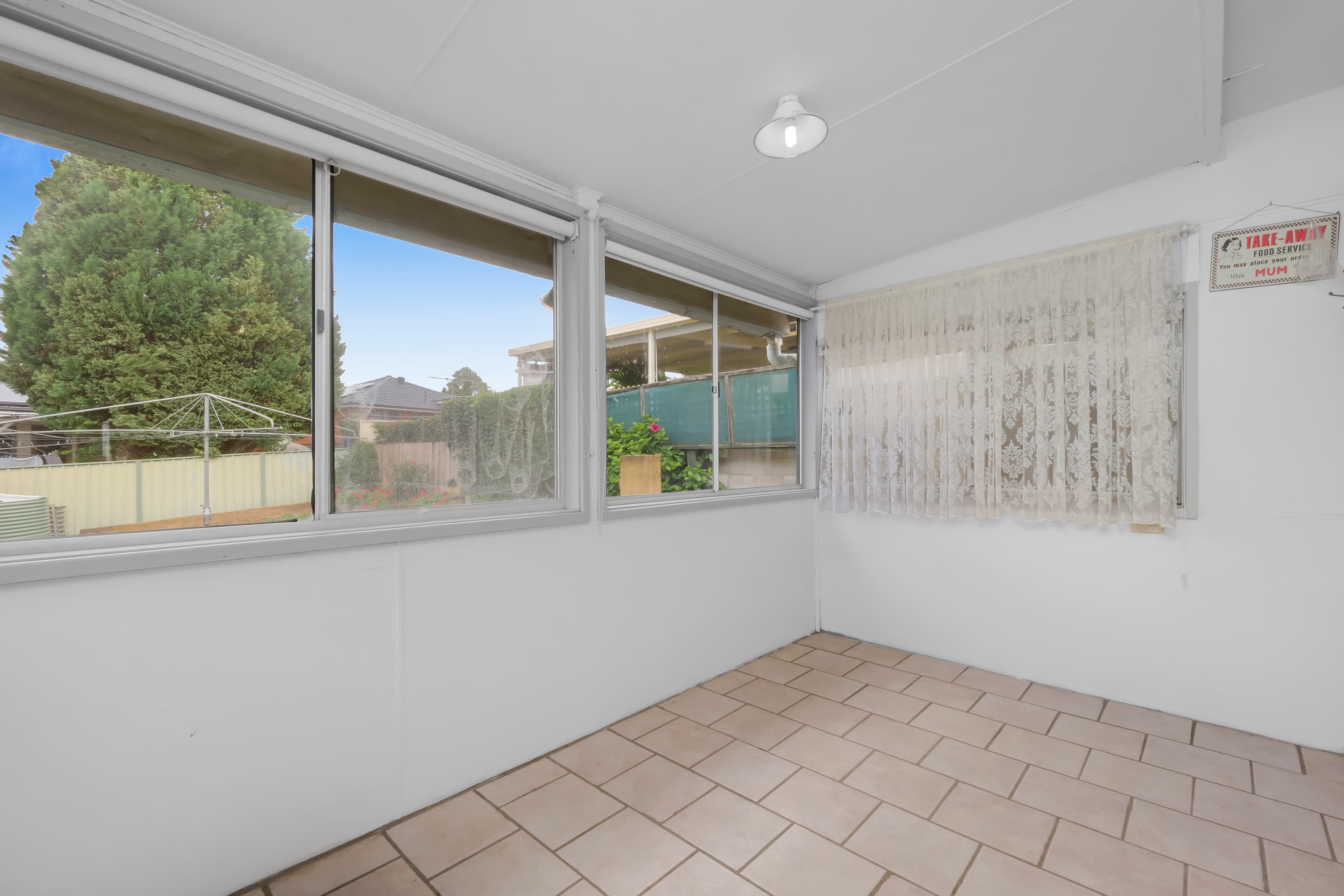 30 Raymond Avenue, Campbelltown, Campbelltown - Thumbnail 7