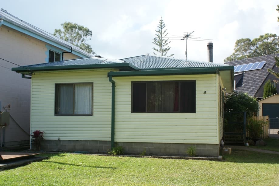 21 Graham Drive, Sandy Beach, Sandy Beach - Image 1