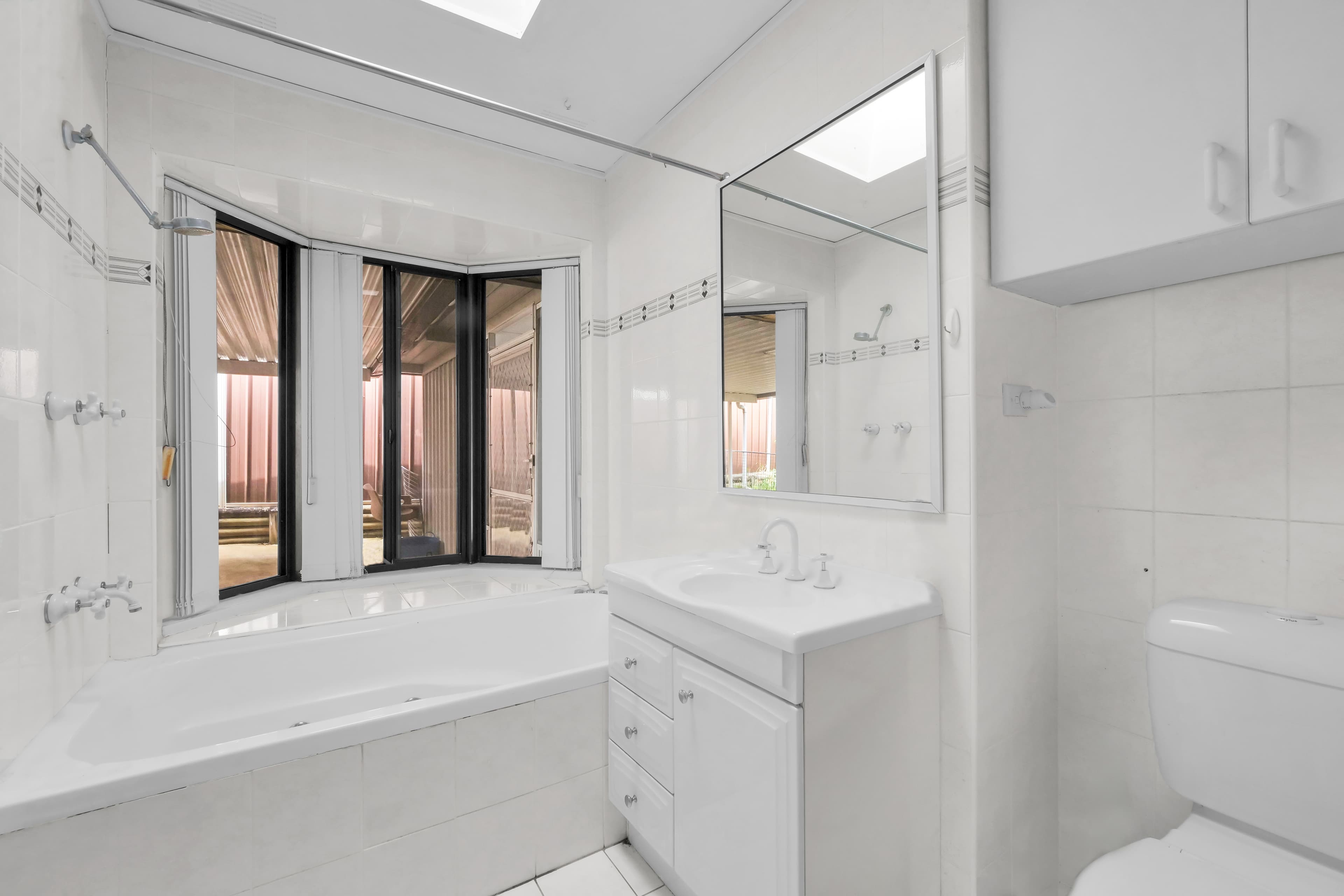 1 Malawa Place, Bradbury, Bradbury - Thumbnail 5