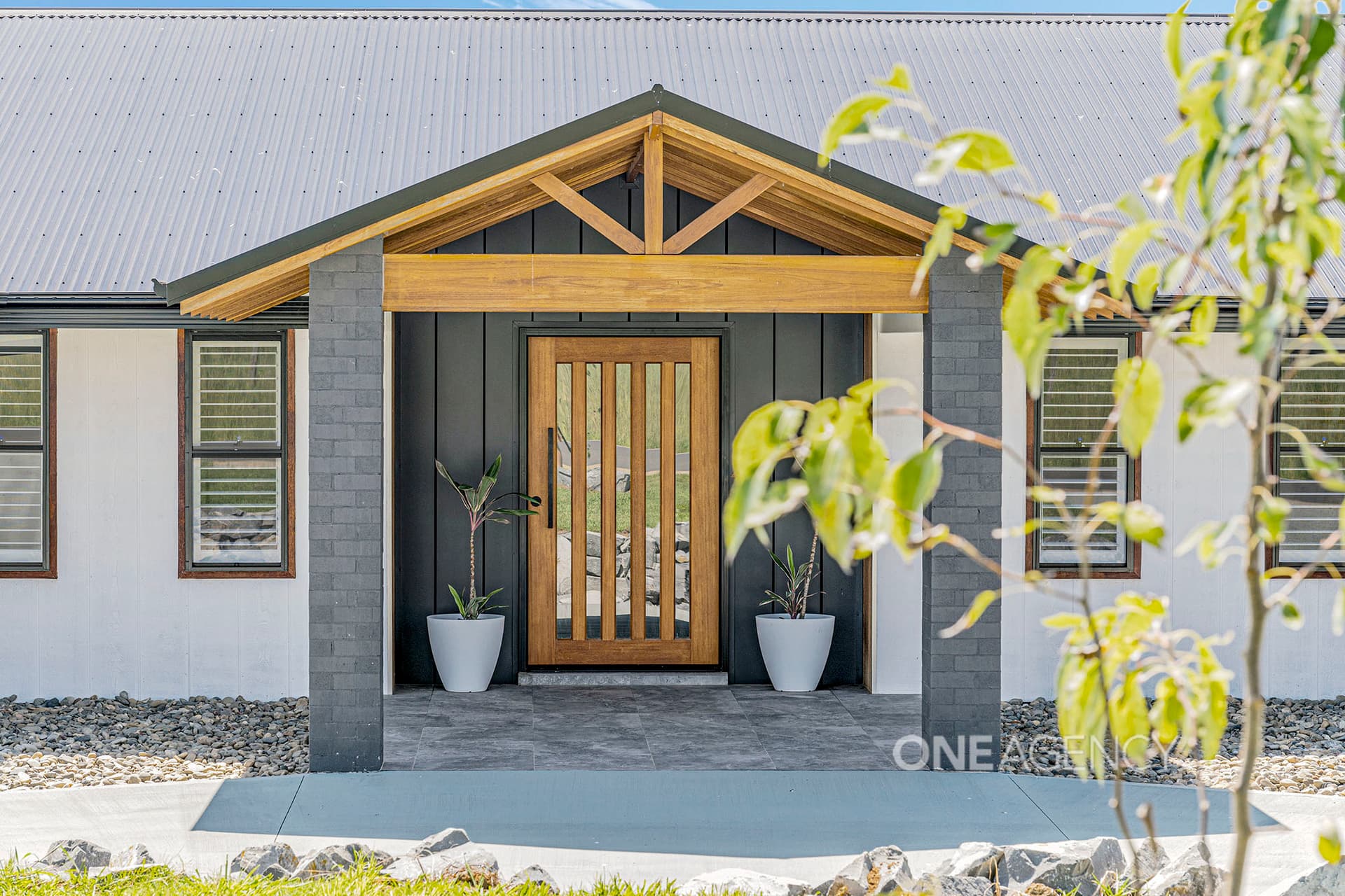 124 Neville Road, Beechwood, Beechwood - Thumbnail 2